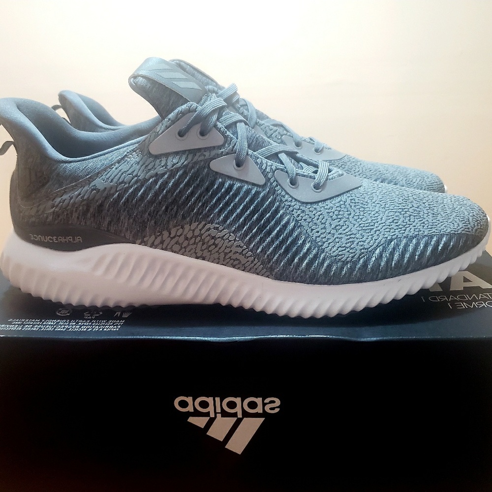 Mens sneaker size 13 Adidas